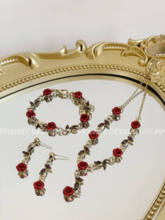 原创复古饰品玫瑰花项链法式小众，锁骨链女高级感红色耳环手链套装