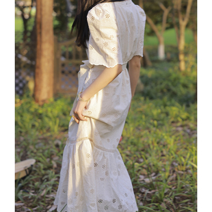 zhuyiyi重工刺绣镂空米白色，蕾丝连衣裙女夏长款系带，单排扣v领长裙