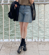 韩国大码女装2024春装时尚系扣显瘦时尚毛边直通牛仔短裤