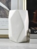 简约后现代新古典(新古典)白色陶瓷折纸几何棱角，花瓶家具家居软装饰品白色