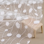半透垂感白色花朵刺绣弹力网，布网纱面料礼服，连衣裙设计师布料diy