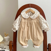新生婴儿衣服春秋装，碎花背带裤两件套外出服一周岁女宝宝春季套装