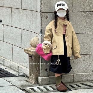 儿童韩版复古大牌立领，外套2023秋装宝宝洋气时尚，夹克女童休闲长袖