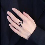 日韩时尚个性女，黑色戒指，女潮人日韩