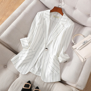条纹西装外套女韩版气质休闲七分袖小个子，西服白色薄款外套夏