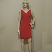 菲妮迪公司样衣红色，真丝桑蚕丝，背心连衣裙低价销售