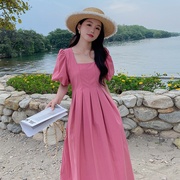 韩系温柔玫粉色连衣裙女夏季2024方领泡泡袖高腰气质显瘦长裙