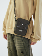 errorcode休闲斜挎包，男士小众设计潮流，单肩烟盒皮包青年手机包