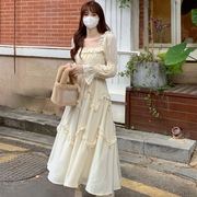 方领收腰长袖连衣裙女2023秋季韩版小众气质显瘦喇叭袖长裙有里布
