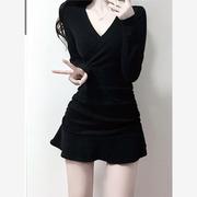 黑色纯欲高档连衣裙女2023春秋，高级感气质，修身显瘦紧身长袖打底裙
