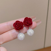 s925银针植绒酒红玫瑰花朵耳环，女复古气质，珍珠耳钉秋冬个性耳饰品
