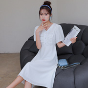 夏季韩版复古v领褶皱，扣子甜美气质a字收腰显瘦雪纺连衣裙