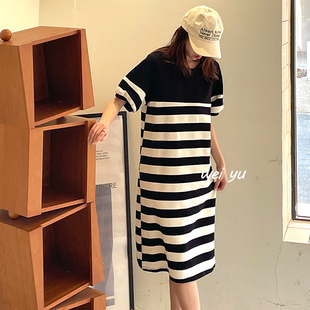 薇语大码女装减龄黑白条纹连衣裙，女2024夏韩版宽松高级感裙子