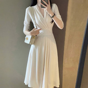欧洲站春装女白色小香风，连衣裙2024年法式高级感收腰显瘦茶歇裙子
