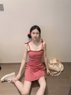 甜美风红色格子连衣裙，女夏季系带内搭叠穿吊带，修身a字裙短裙