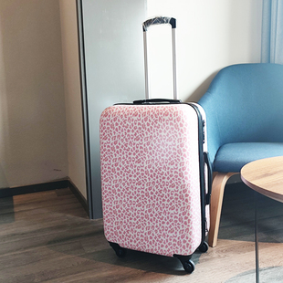 出口日本超轻硬旅行箱潮女登机箱，2024寸行李箱子粉色豹纹拉杆箱