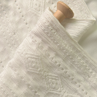 米白菱格条纹聚酯纤维布料上衣，长裙汉服旗袍，桌布手工diy窗帘面料
