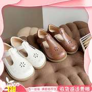 广州童鞋23春夏复古棕色镂空森系女童皮鞋，舒适宽头白色公主鞋