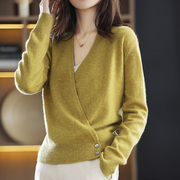 秋冬羊绒开衫女V领100%羊毛衫短款纯色时尚针织打底毛衣外套