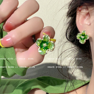 春色撩人!祖母绿水晶花朵耳钉，女轻奢高级感耳环，小众设计气质耳饰