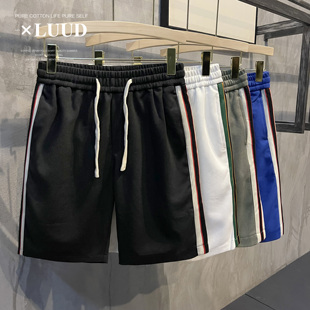 luud夏季男生运动休闲直筒中裤，潮流时尚侧边条纹，设计修身短裤子