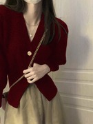 酒红色v领毛衣外套女秋冬季洋气，减龄小香风上衣外搭针织开衫