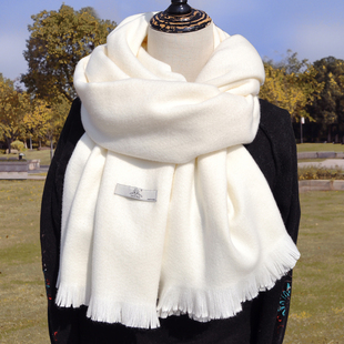 围巾女冬季仿羊绒，加厚韩国东大门披肩，保暖百搭白色红纯色围巾