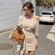 2024韩国女装购女装斜领露肩连衣裙收腰显瘦性感褶皱包臀短裙女