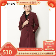honrn红人秋季气质红色系带，收腰显瘦风衣，外套中长款女hg11of532