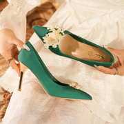 婚鞋女细跟2023花朵秀禾婚纱，两穿绿色尖头结婚新娘高跟鞋日常