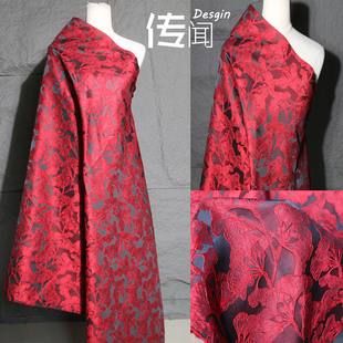 暗红色花朵肌理立体提花布料，民族风连衣裙，复古外套服装设计师面料