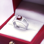 不掉色磨砂红宝石男士戒指钛钢指环个性简约风格食指男女通用尾戒