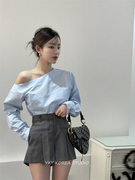 Exclusive type 韩国简约不规则斜领露肩设计宽松显瘦长袖衬衫女