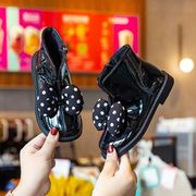 女童靴子2023秋季洋气公主皮靴，儿童马丁靴软底黑色小女孩短靴