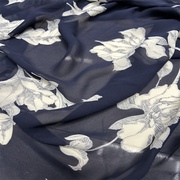 深藏蓝色印花朵棉质顺垂雪纺纱，面料春夏服装衬衫连衣裙雪纺珠布料