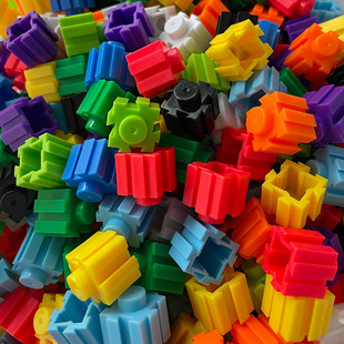 儿童早教益智拼插拼装环保塑料拼图，百变方块积木幼儿园桌面玩具