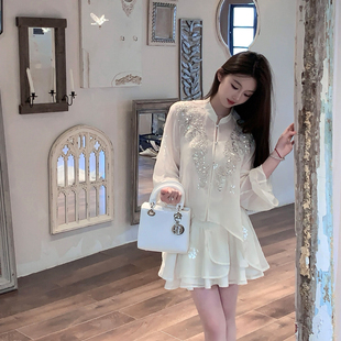 fairyjiang夏季国风刺绣白色雪纺百褶半身裙，高腰显瘦不规则短裙子