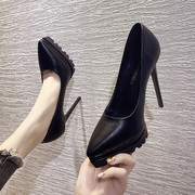 GG。香港2024春季浅口单鞋女性感防水台尖头细跟黑色职业高跟