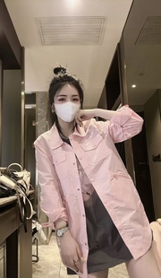 韩版时尚粉色中长款衬衫，女2024春夏宽松单排扣减龄，气质显瘦外套潮