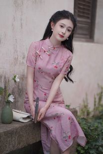 她来了复古馆蔷薇粉新中式，改良旗袍春夏年轻款修身古典短袖连衣裙