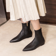 欧美真皮靴子女2024黑色复古短靴，女尖头平跟低筒靴拉链瘦瘦靴