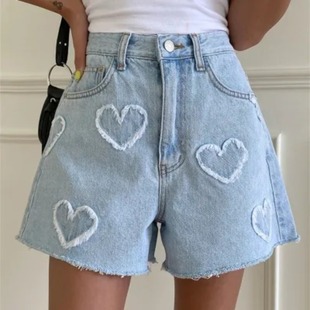 韩国chic夏季设计感甜美可爱毛边，心形图案浅色水洗高腰牛仔短裤女