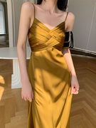 wangxo金色无袖吊带抹胸，连衣裙女夏季2023年设计感中长款裙子