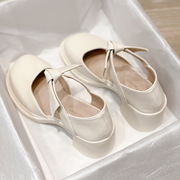 玛丽珍鞋粗跟2024年夏季公主，少女蝴蝶结凉鞋，白色仙女风法式高跟鞋