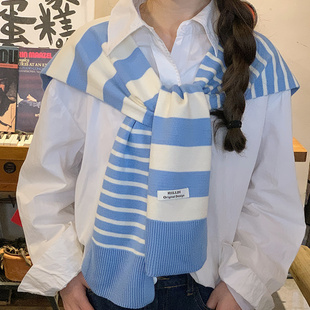 蓝色披肩外搭女高级感春季2024针织条纹围巾搭配衬衫出游拍照