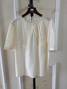 香ying影撤柜品牌折扣女装，夏季米白色，圆领拼蕾丝短袖衬衫