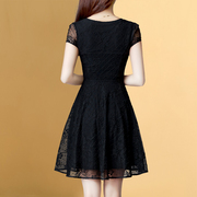 2024夏季短袖蕾丝连衣裙，30岁四十女士，修身瘦显小个黑色裙子45