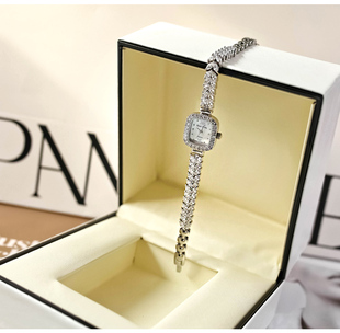 萝亚克朗品牌满钻小方形手链手表，女士时尚气质精致石英表高档礼盒