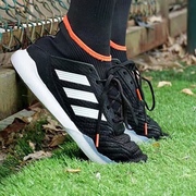 adidas阿迪达斯 PREDATOR 猎鹰18.3TR 男子平底室内足球鞋CP9297