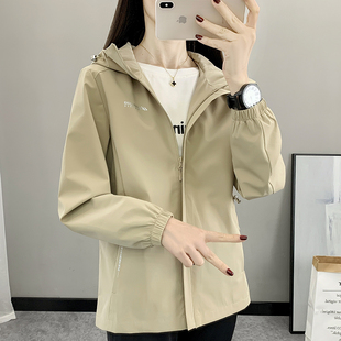 品牌中长款冲锋风衣女2025年新款运动徒步登山服旅游防风防水外套